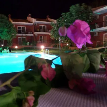 Alacati Golden Resort فندق Çeşme
